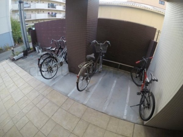 すとりぃむ江坂