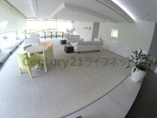大阪市淀川区十三東１丁目のマンション