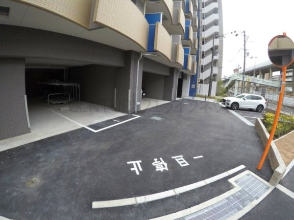 プレサンス江坂ベルフィーヌ