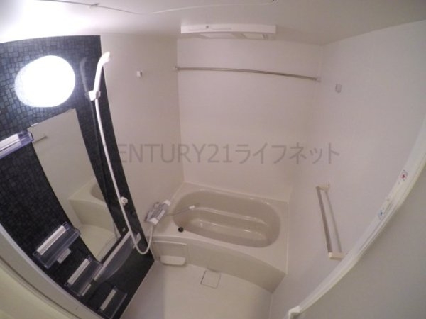 プレサンス江坂ベルフィーヌ