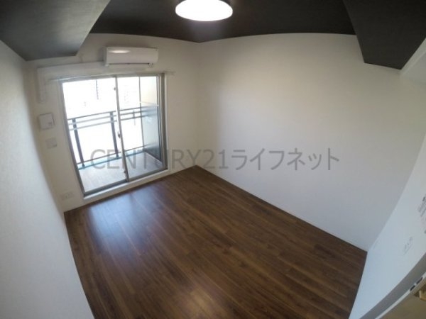 プレサンス江坂クォーレ