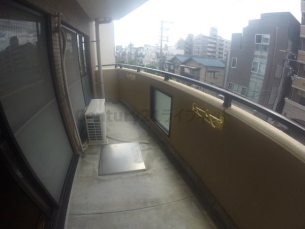 ドムール三国3番館