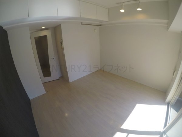 セレニテ江坂四番館