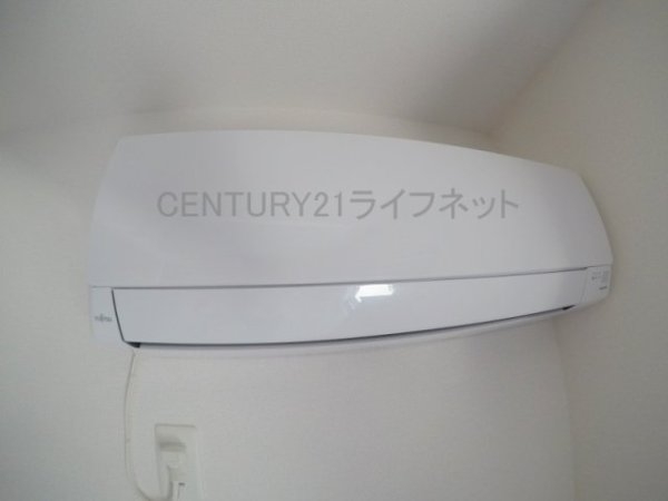 アドール