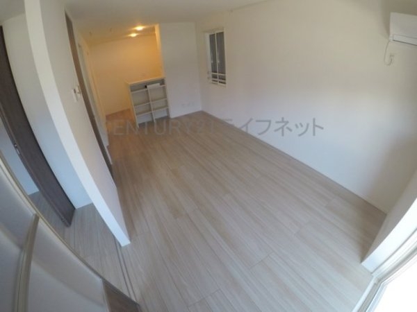 アドール