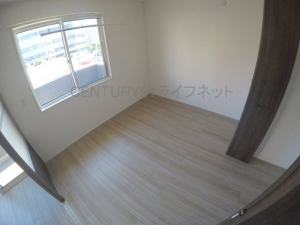 アドール