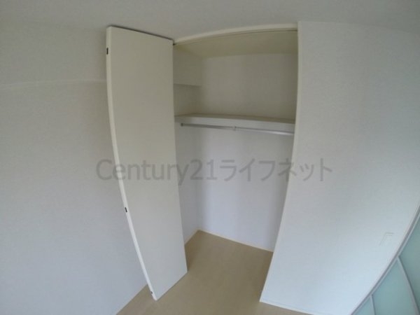 クレスティークアヤ
