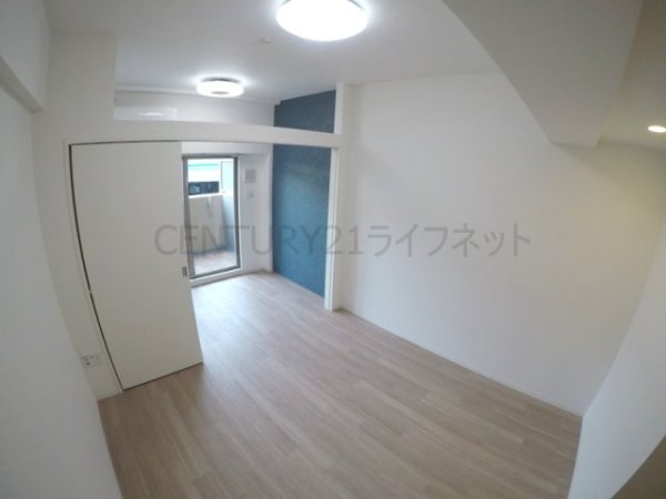 プレサンス江坂ベルフィーヌ
