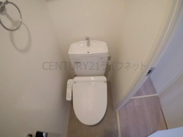 プレサンス江坂ベルフィーヌ