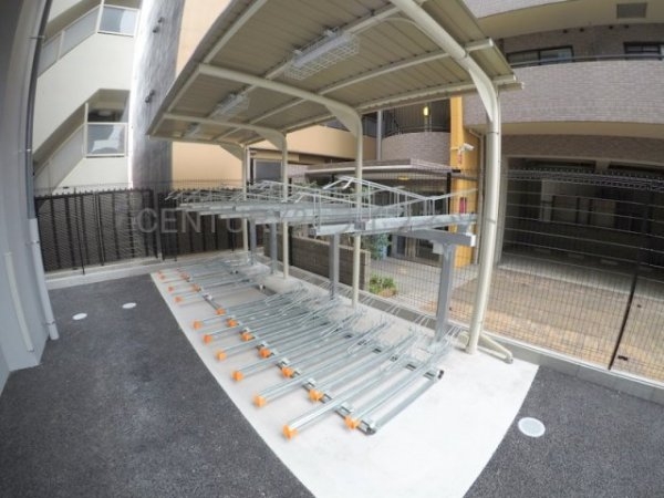 ラドゥセール江坂2