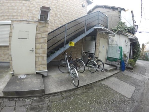 大阪市東淀川区淡路３丁目のアパート