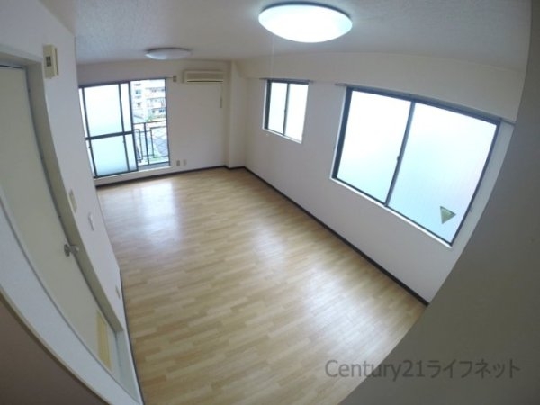 大阪市淀川区西中島３丁目のマンション