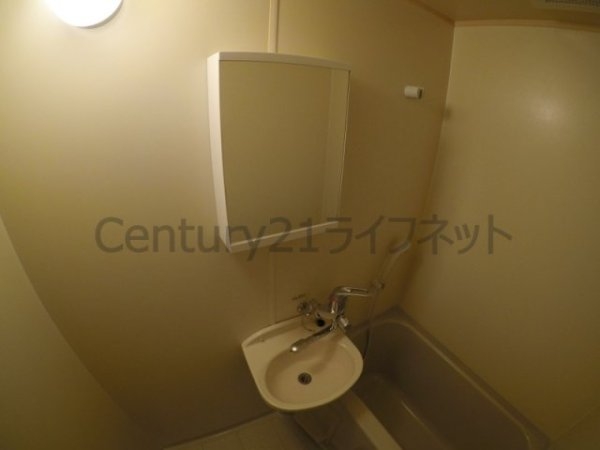 大阪市淀川区十三本町２丁目のマンション