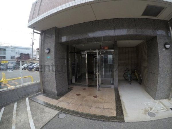 大阪市淀川区十三本町２丁目のマンション