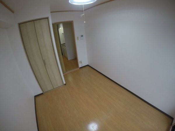 大阪市東淀川区西淡路３丁目のマンション