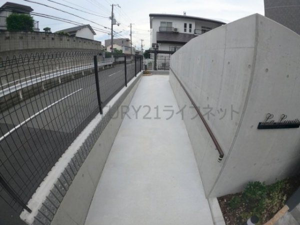 吹田市南吹田３丁目のマンション