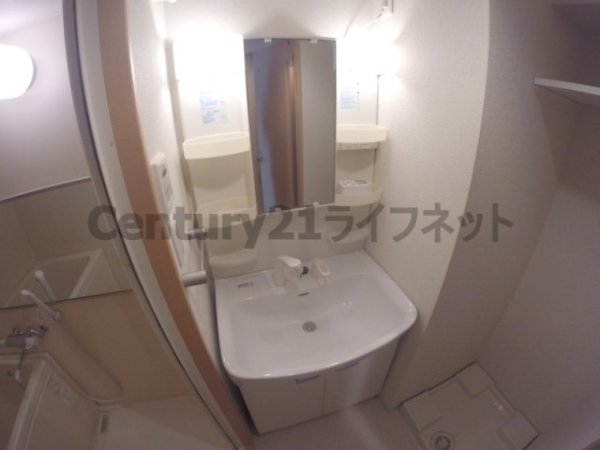 大阪市淀川区十三東３丁目のマンション