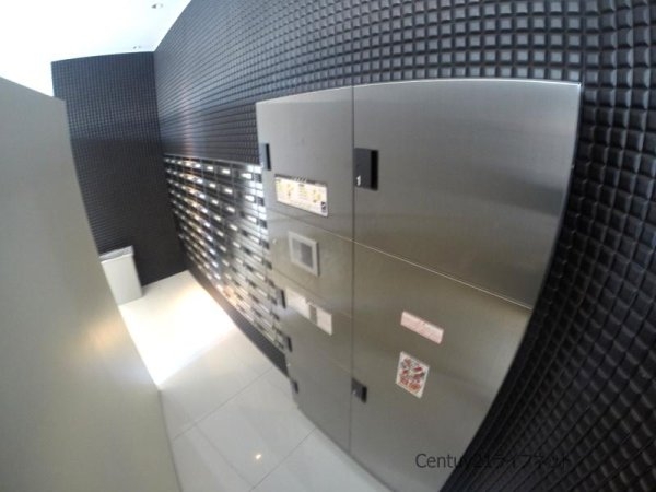 大阪市淀川区十三本町１丁目のマンション