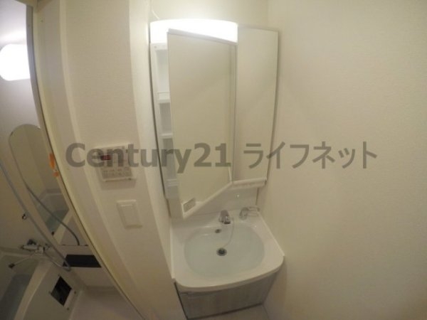 大阪市淀川区西三国２丁目のマンション