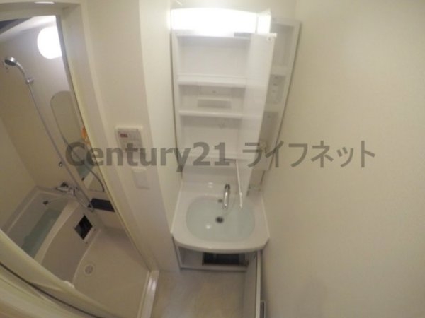 大阪市淀川区西三国２丁目のマンション