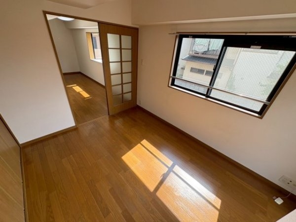 吹田市垂水町１丁目のマンション