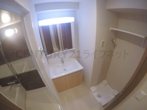 スプランディッド江坂駅前