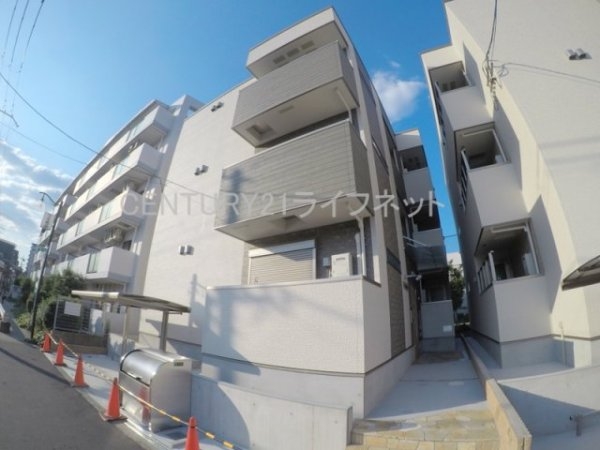 大阪市東淀川区西淡路３丁目のアパート