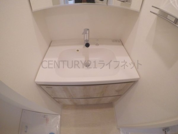 シーズンフラッツ梅田イースト