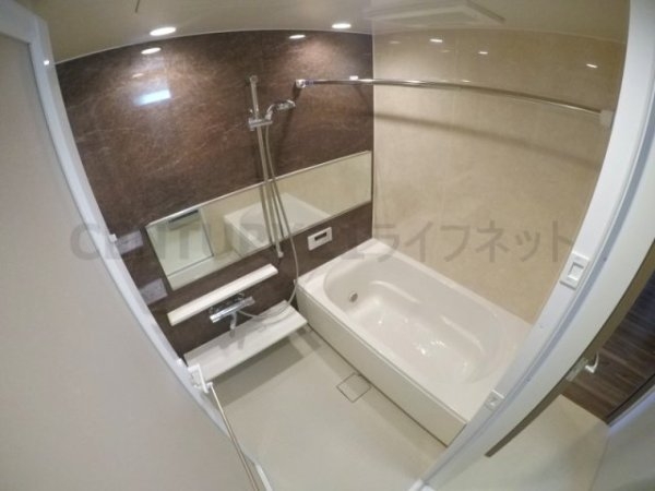 フレール江坂レジデンシャル