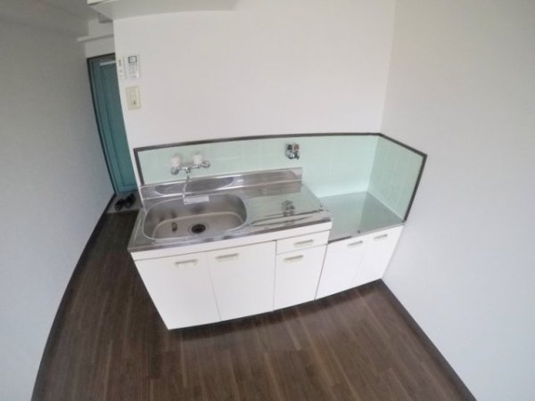 ロイヤル三津屋
