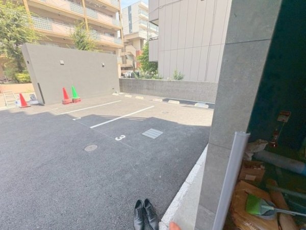ザルーツエサカ