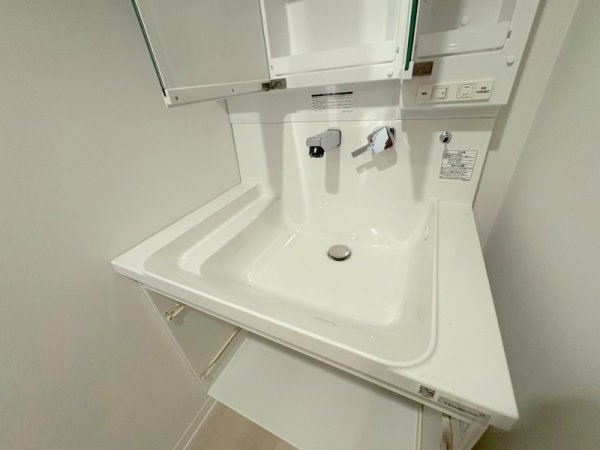 ザルーツエサカ