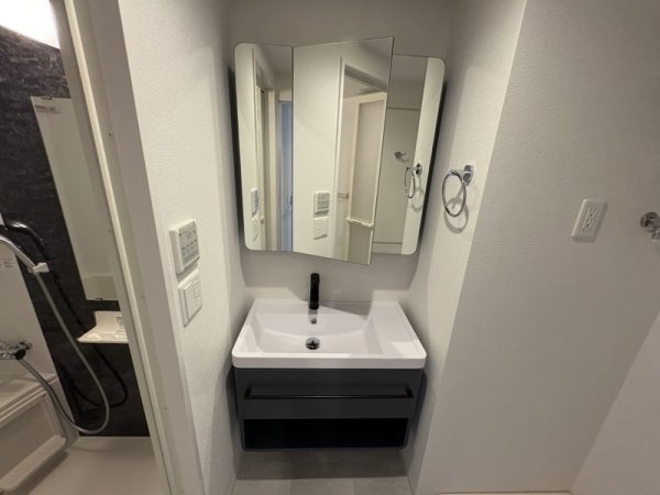 セレニテ江坂エクラ