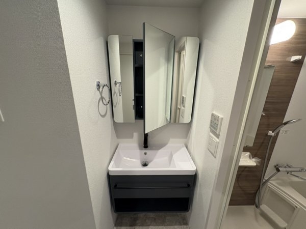 セレニテ江坂エクラ