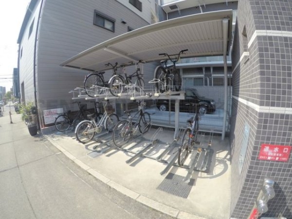 パークライフエサカ