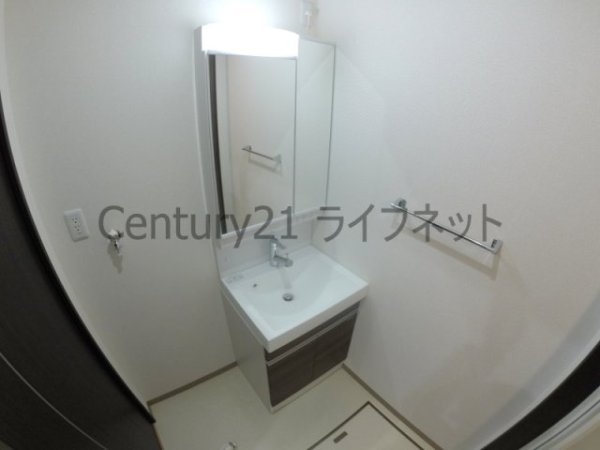 大阪市淀川区東三国１丁目のアパート