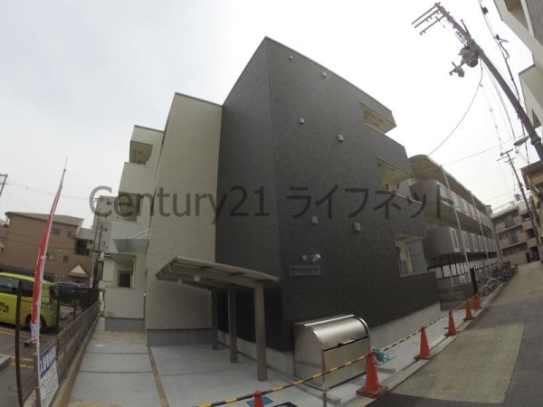 大阪市淀川区東三国１丁目のアパート
