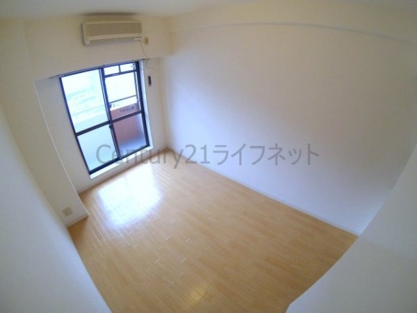 ローズコーポ天満東2(リビング)