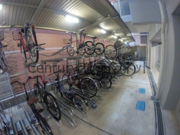 HS梅田イースト