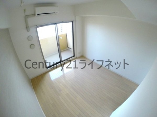 アーバンフラッツ新大阪1