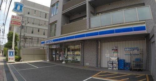 プルミエールメゾン江坂(ローソン吹田豊津中学校前店)