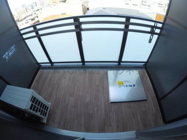 プレサンス江坂クォーレ