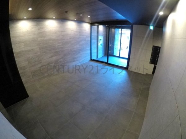 プレサンス江坂クォーレ