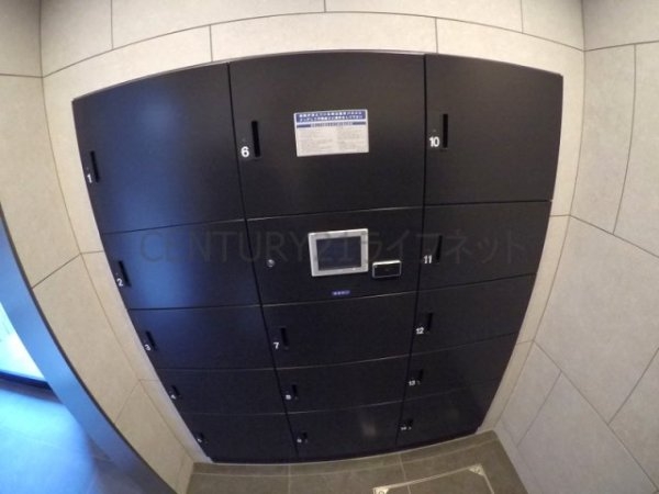 プレサンス江坂クォーレ