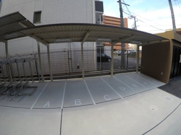 プレサンス江坂クォーレ