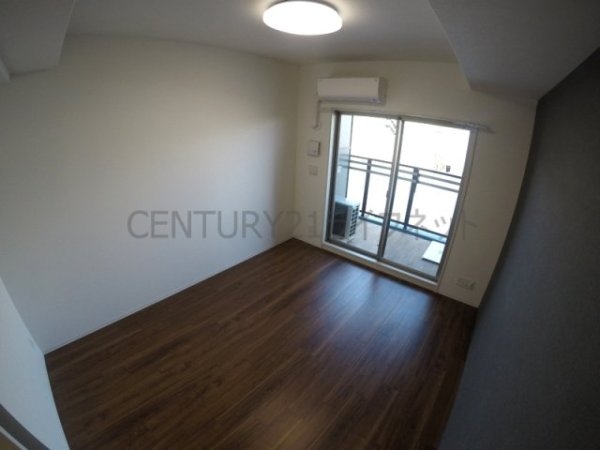 プレサンス江坂クォーレ