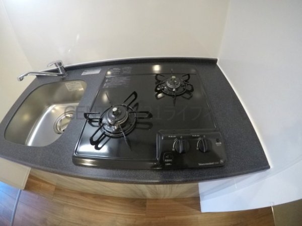 プレサンス江坂クォーレ