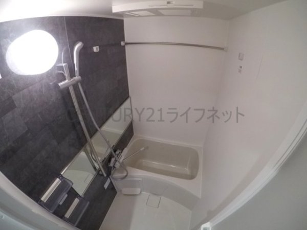 プレサンス江坂クォーレ