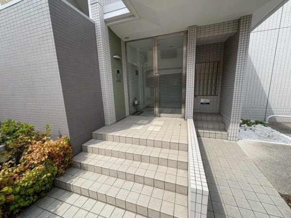 サンプレイス