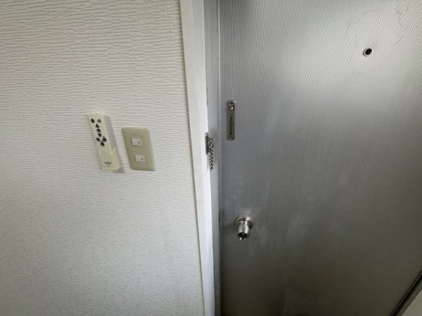 エル東三国